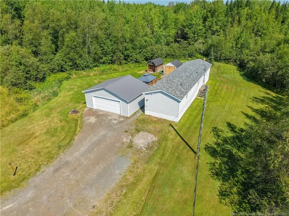 32 Poplar St, Lincoln, NB E3B 9C5