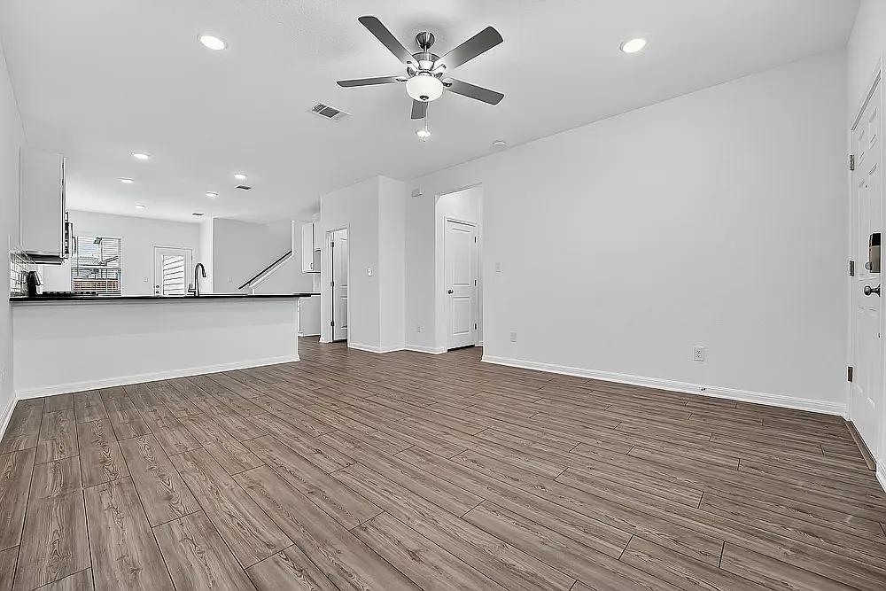 3 bed, 2.5 bath, 1654 sqft, $2,195 — Photo 3