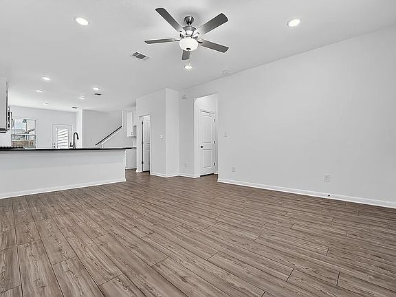 2nd image of 203 Betsy Rd