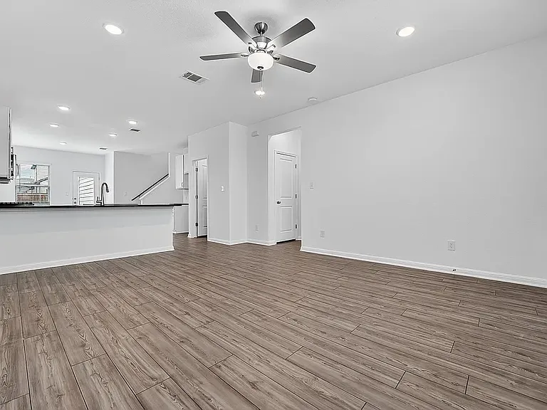 203 Betsy Rd — Photo 2