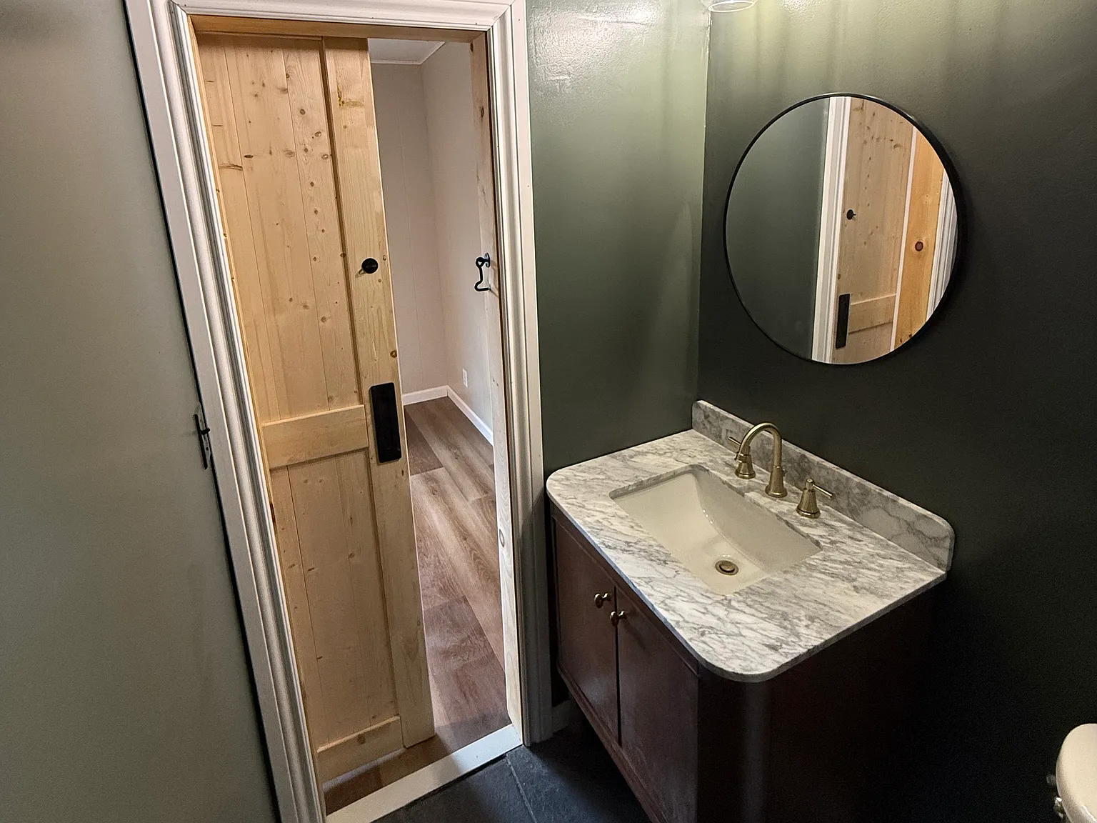 492 Linden Ave — Photo 1