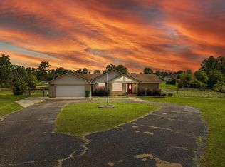 3214 Lake Place Dr, Marianna, FL 32446