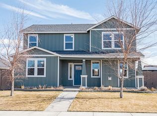 1440 SW 35th St, Redmond, OR 97756