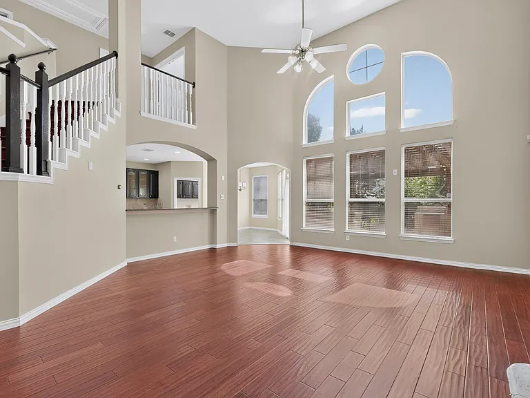 1812 Meadow Ridge Dr — Photo 11