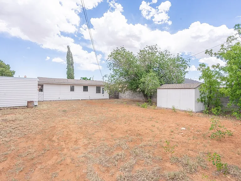 504 Howard Dr — Photo 20