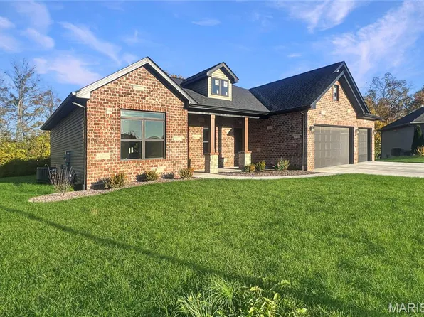 8055 Radcliffe Pl, Troy, IL 62294