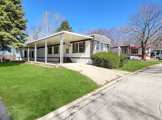 436 Golf View Dr, Crystal Lake, IL 60014