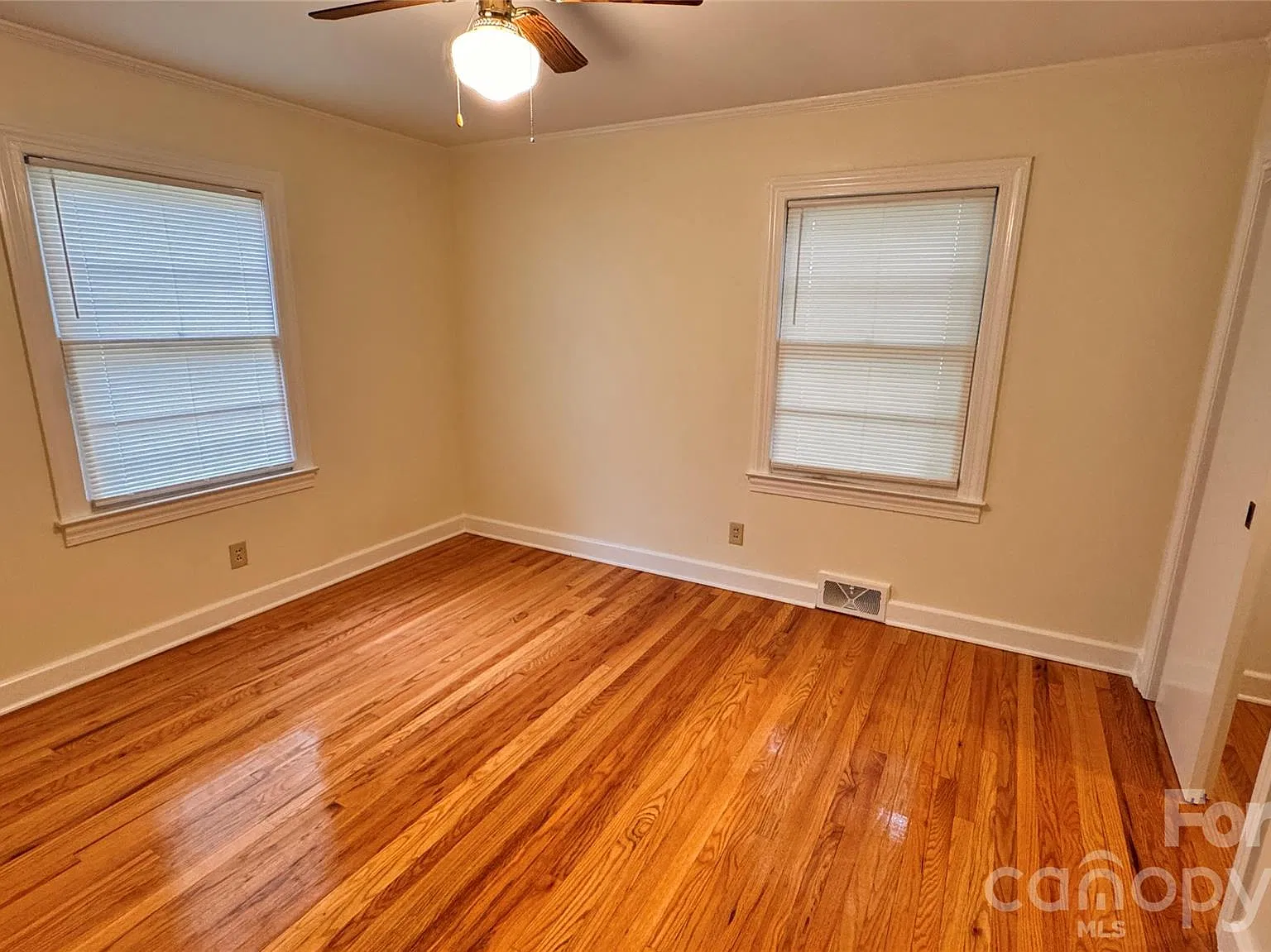 3 bed, 2.0 bath, 1516 sqft, $1,775 — Photo 2
