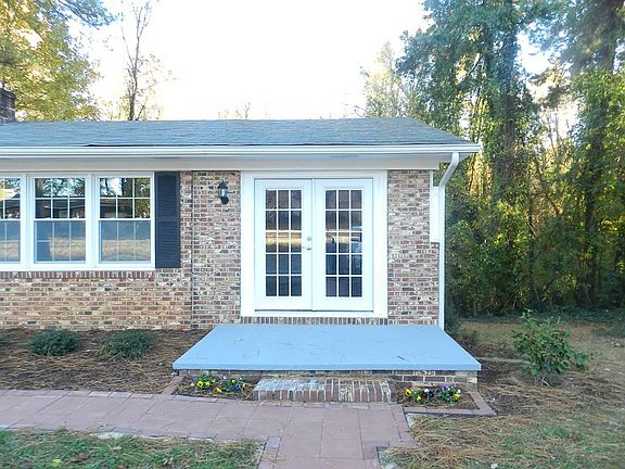 4th image of 412 Dogwood Dr