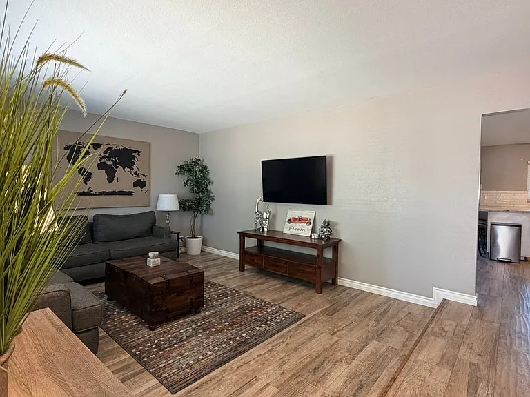 2303 S Cottonwood Dr — Photo 6