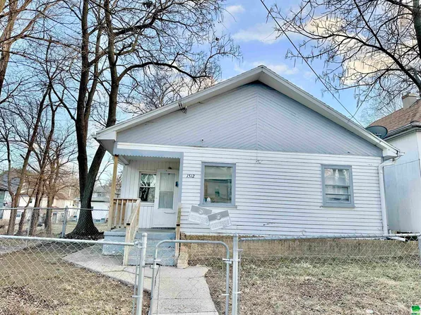 1512 W 14th St, Sioux City, IA 51103