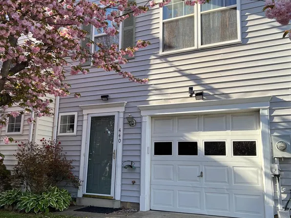 440 Blossom Ln, Frederick, MD 21701