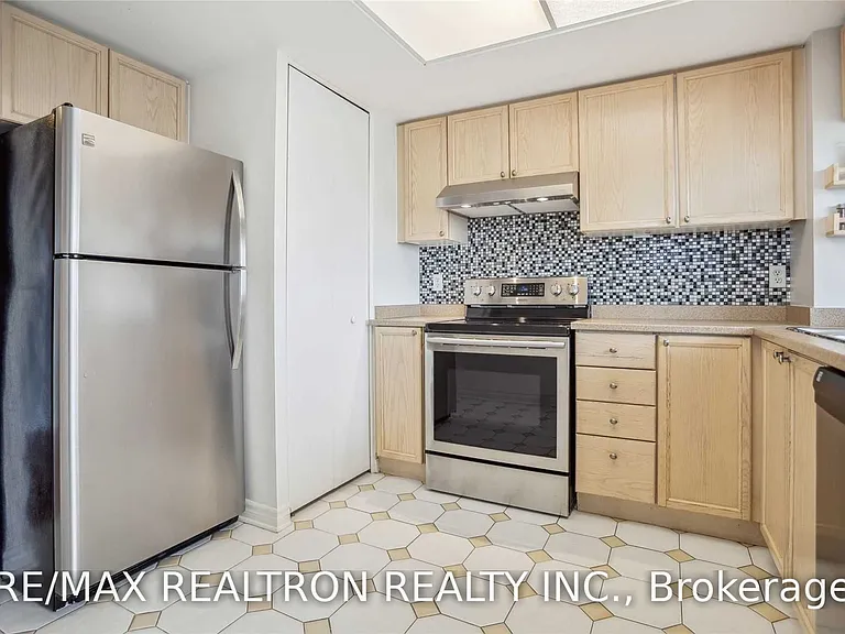 101 Subway Cres #410 — Photo 4
