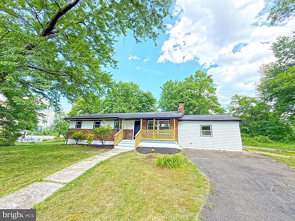 4th image of 107 Saint Charles Rd