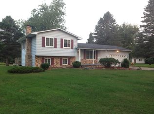 1687 Wild Cherry Ln, Lapeer, MI 48446