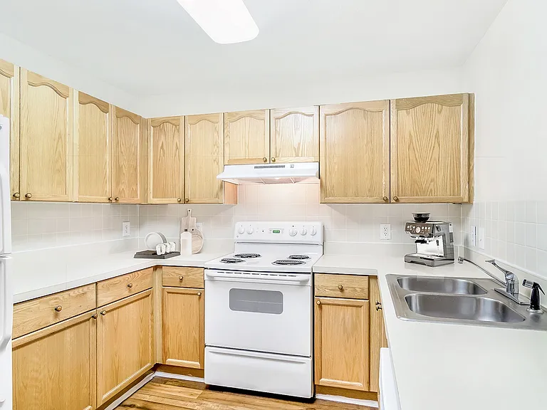 Harbor Creek Apartments — Photo 82