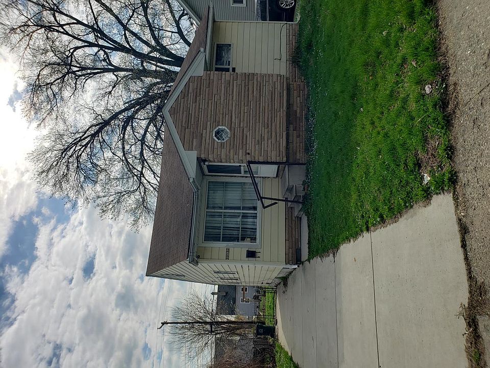 1st image of 23132 Hoover Ave