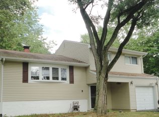 1 Chatham Rd, Flanders, NJ 07836