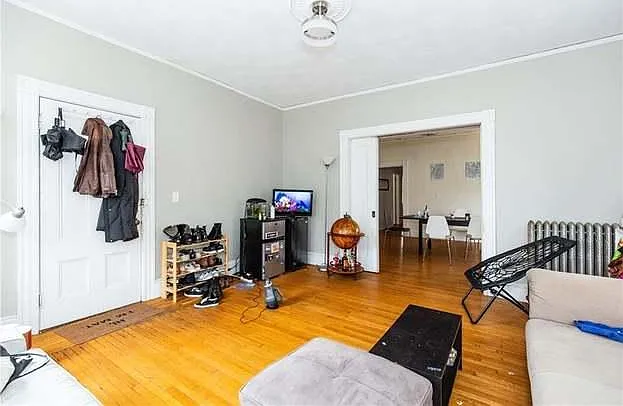 4 bed, 1000 sqft, $3,200 — Photo 3