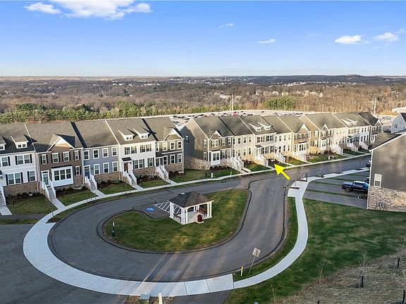 3rd image of 186 Moyer Hill Dr