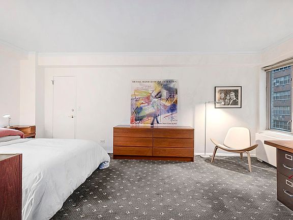 5th image of 200 E 57th St APT 6-E
