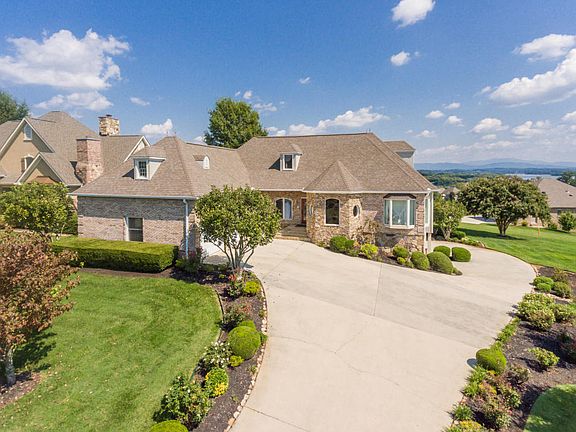 3rd image of 225 Osprey Cir
