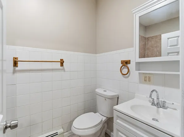 130 Littleton Ave #2, Newark, NJ 07103