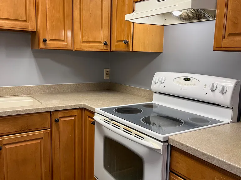 1261 Church St #19 — Photo 3