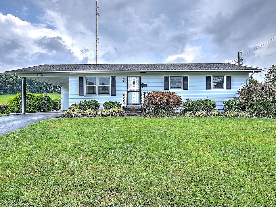 1st image of 1017 E Valley Dr