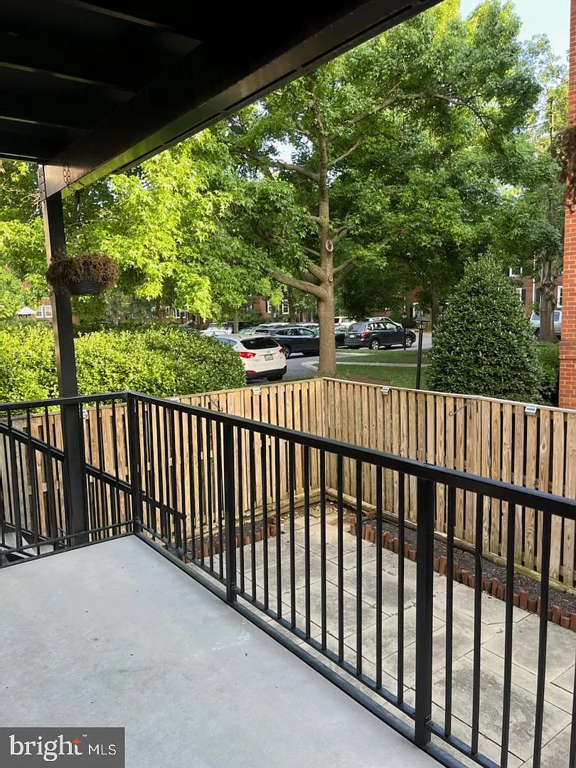 Fairlington Village — Photo 3