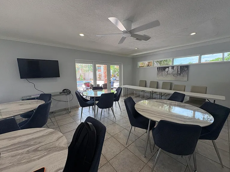 113 NE 20th Ct #4G — Photo 44