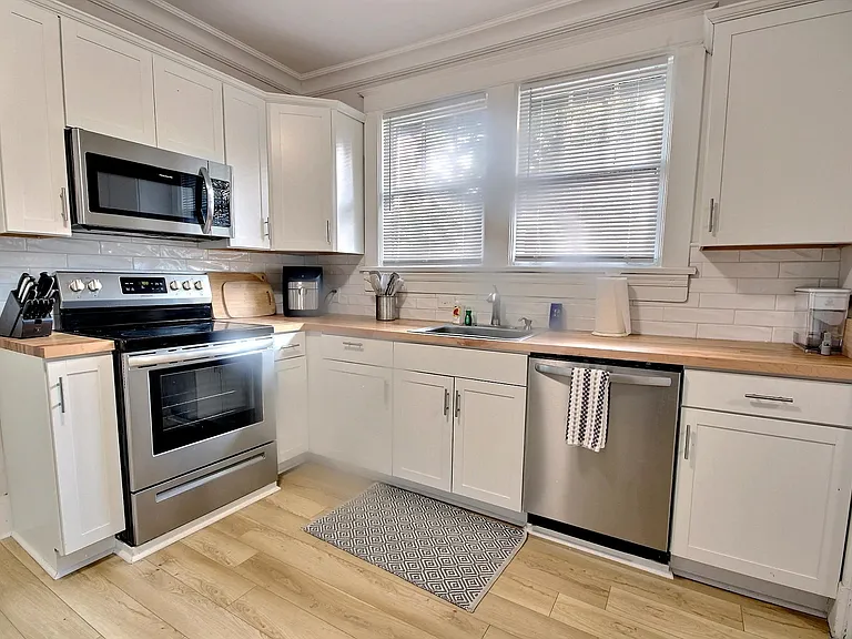 3579 Carnes Ave — Photo 9