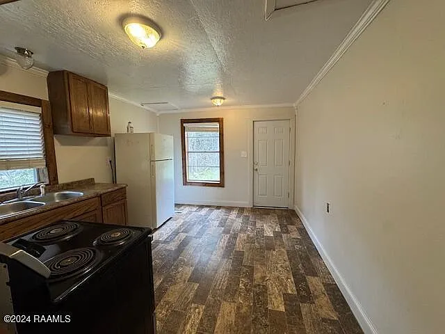 1434 Duson Ave — Photo 4