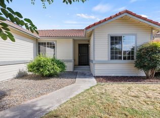 1849 E Roosevelt Ct, Visalia, CA 93292