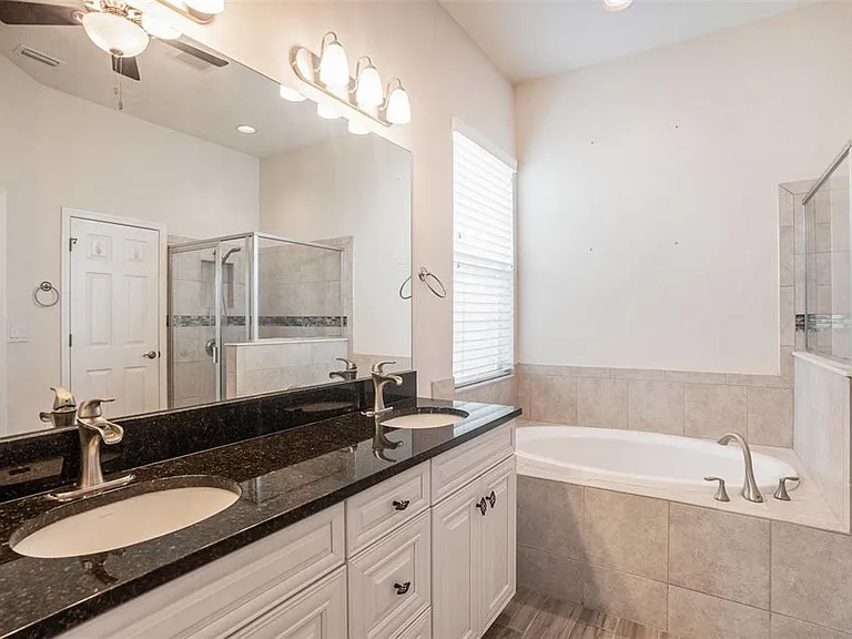 212 Shell Creek Ct — Photo 13