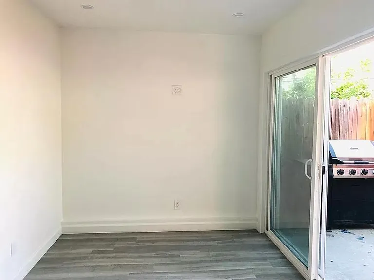 6231 Haas Ave — Photo 2