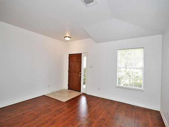 3rd image of 522 Cedar Branch Dr
