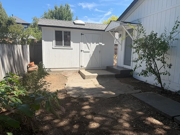 105 Marion Ln — Photo 12