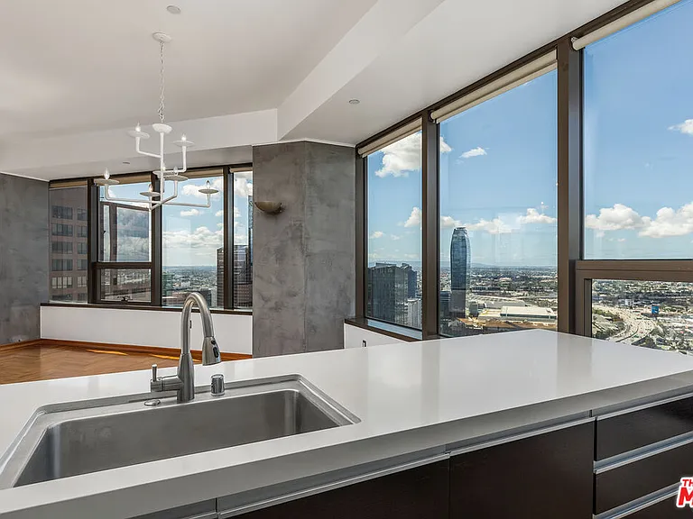 1100 Wilshire Blvd #2911 — Photo 8