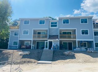 202 Franklin Crossing Rd, Franklin, MA 02038