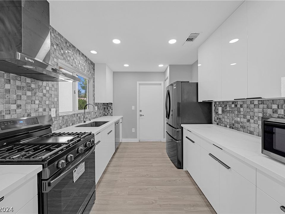 1st image of 10024 Bundella Dr