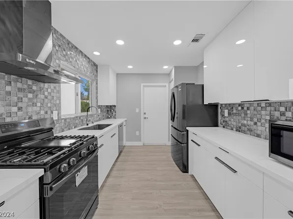 10024 Bundella Dr, Las Vegas, NV 89134