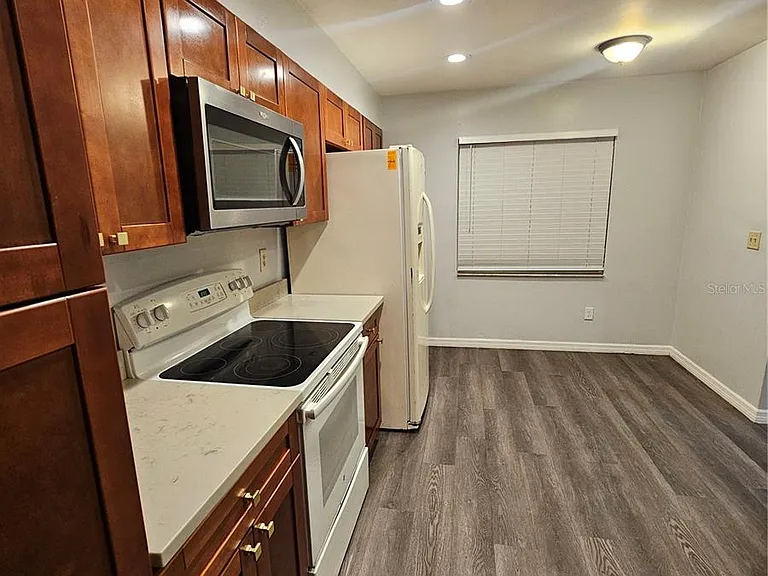 4414 Cluster Dr #4414 — Photo 3