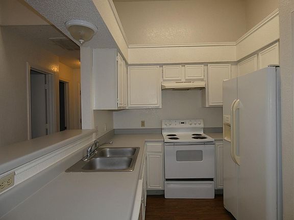4th image of 6925 Cheswick Dr
