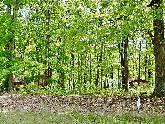 4th image of 8 Whippoorwill Cir