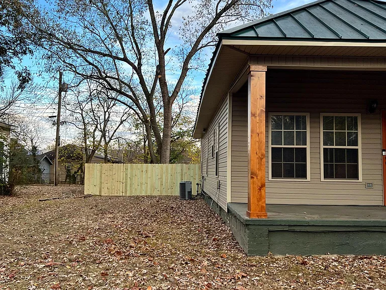 2105 Boardman St SW — Photo 2