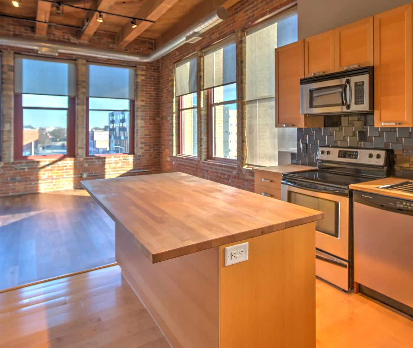 1 bed, 813 sqft, $1,595 — Photo 3