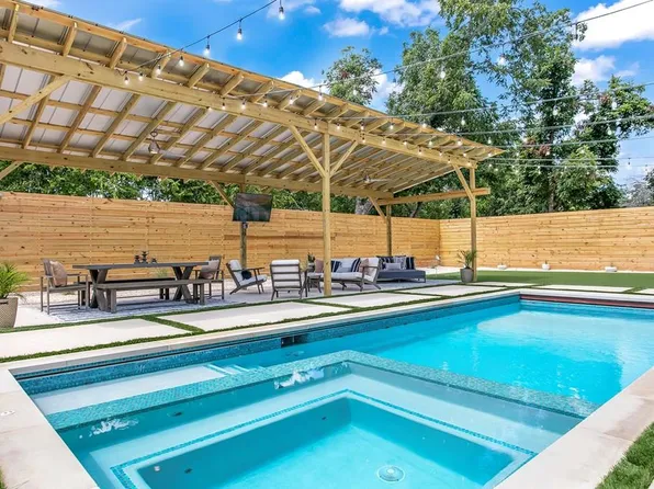 110 W Hackberry St, Fredericksburg, TX 78624