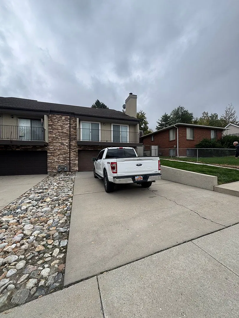 Beautiful Cottonwood Heights Duplex! — Photo 2