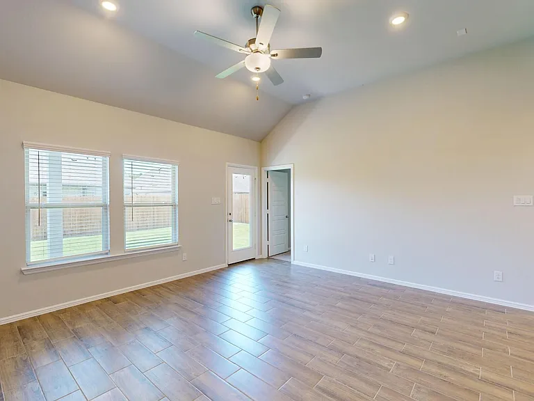 405 Wydown Dr — Photo 21